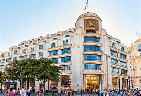 louis vuitton flagship store paris france